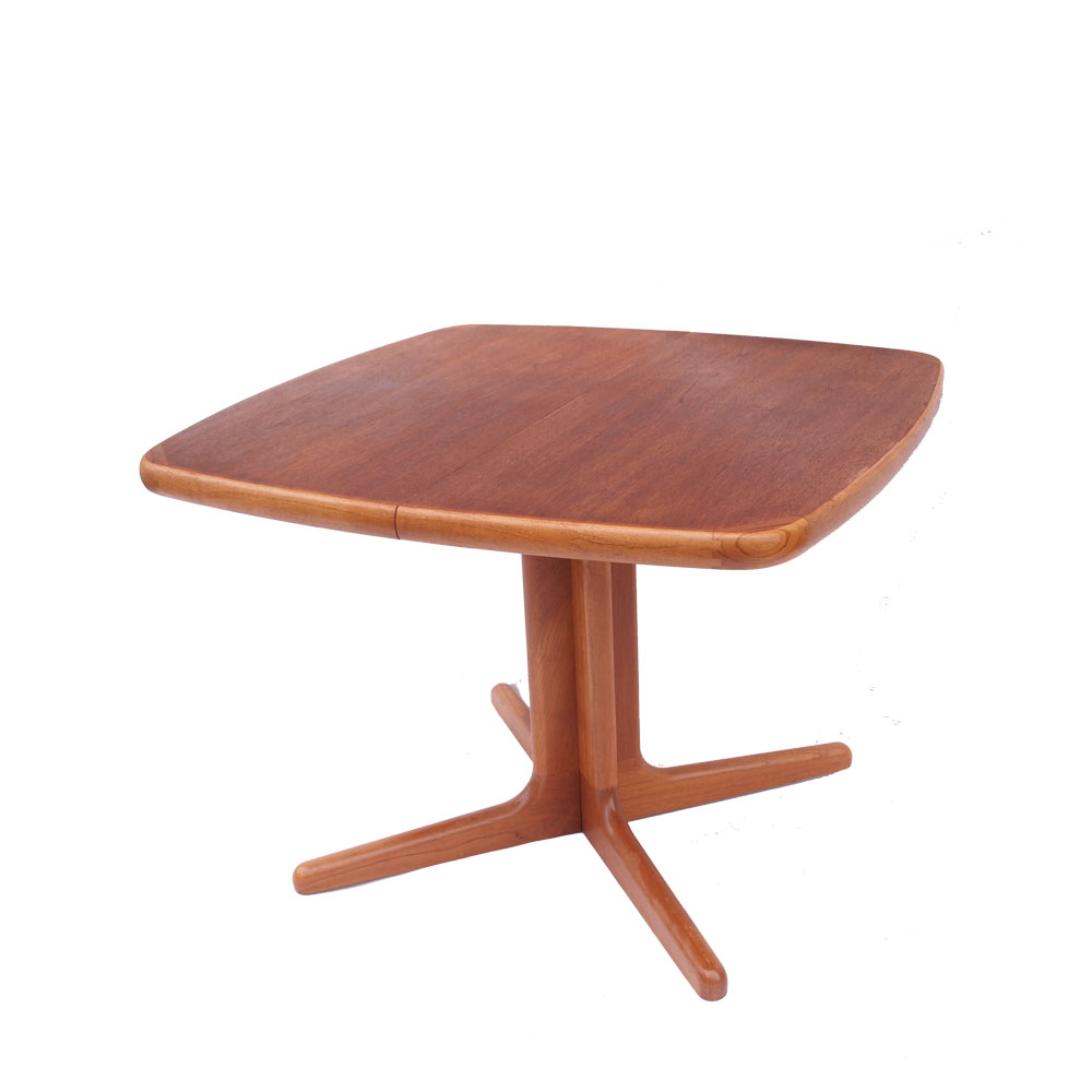 Table de salle à manger carrée arrondie scandinave danoise Ansager Mobler