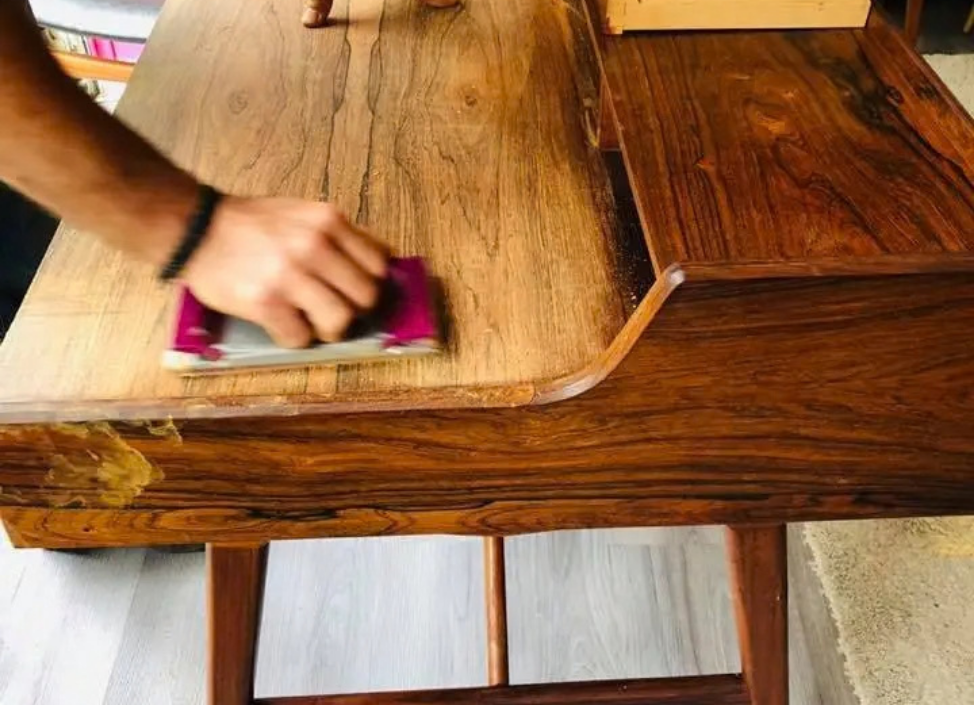 Restauration-meuble-scandishop-bureau.png